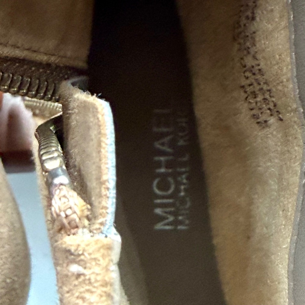 Michael Kors Tan Suede Pointed Toe Kitten Heel Ankle Bootie Women 6 Chic Classic - Picture 11 of 11